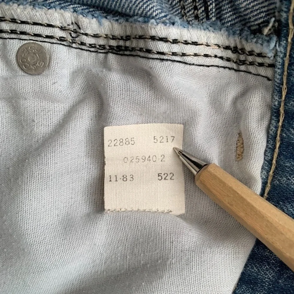 Vintage Levi's Blue Tab Movin' On Distressed Denim Jeans‎ Embroidered Men's 38
